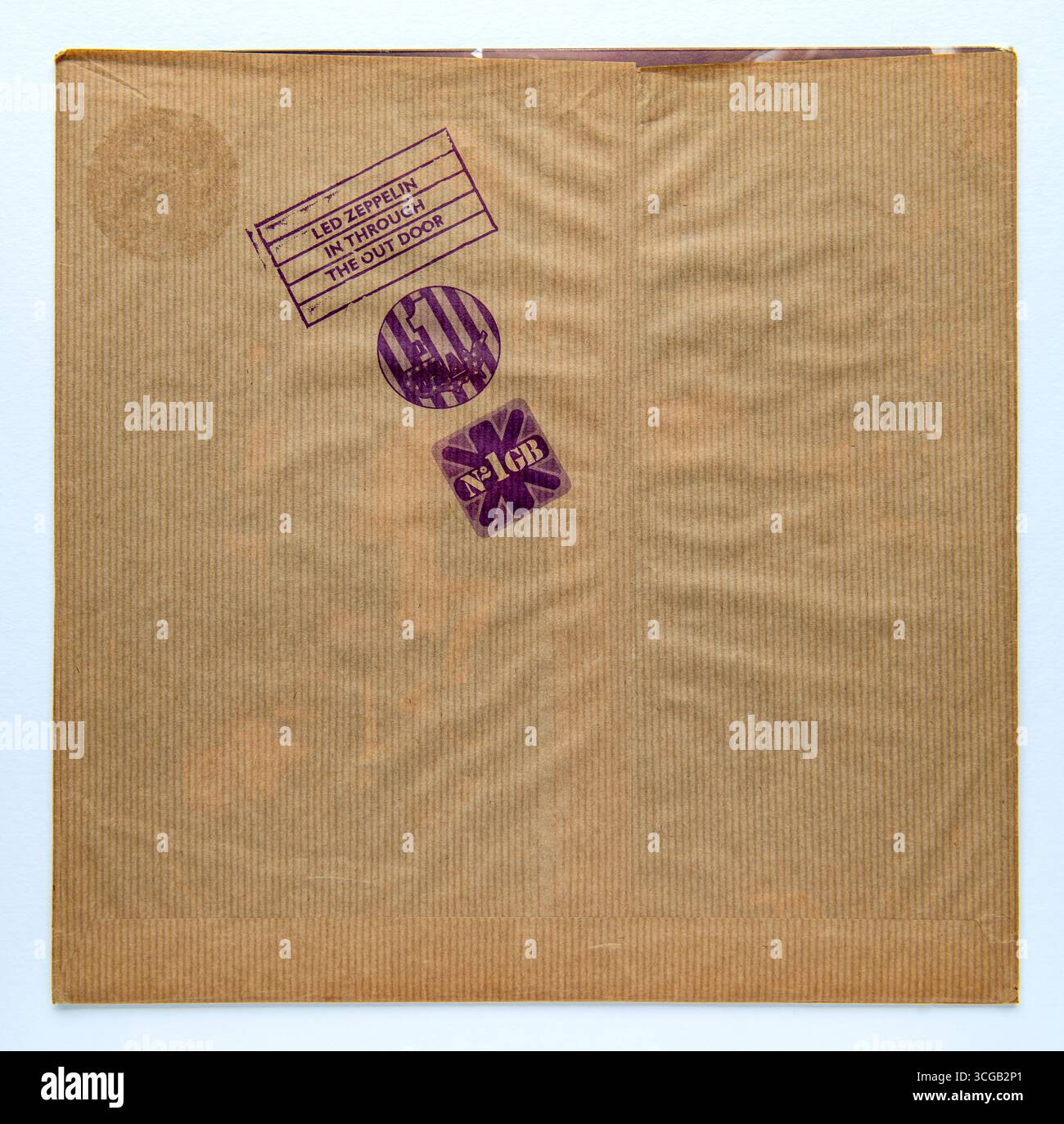 Papiertüte Außenhülle von in Through the Out Door, dem achten und letzten Studioalbum von LED Zeppelin, das 1979 veröffentlicht wurde Stockfoto