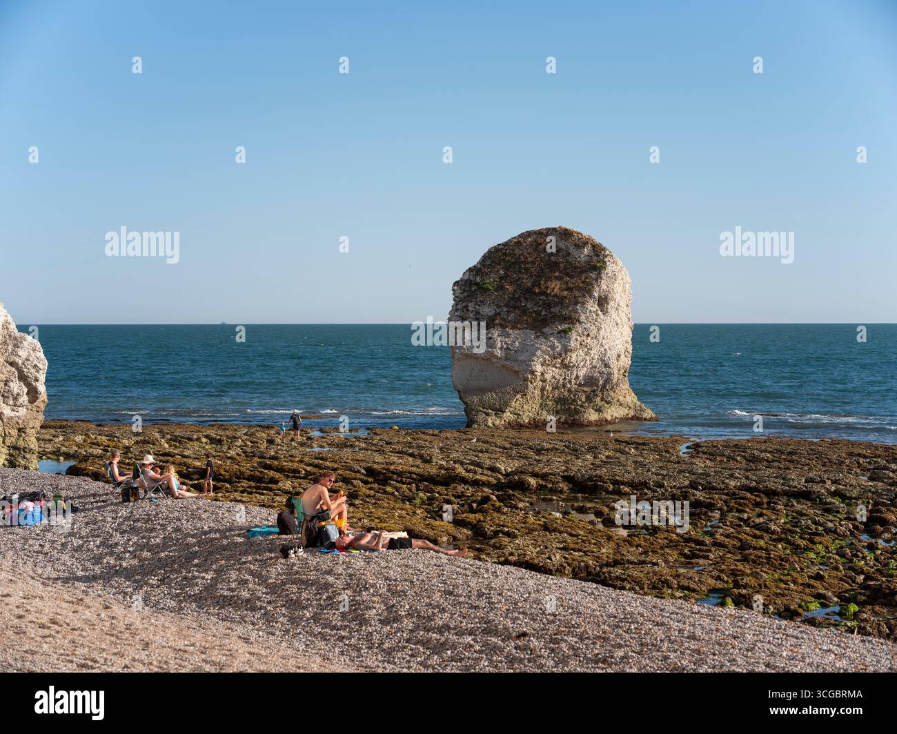 Der Meereshaufen in der Freshwater Bay an der Südwestküste der Isle of Wight Stockfoto