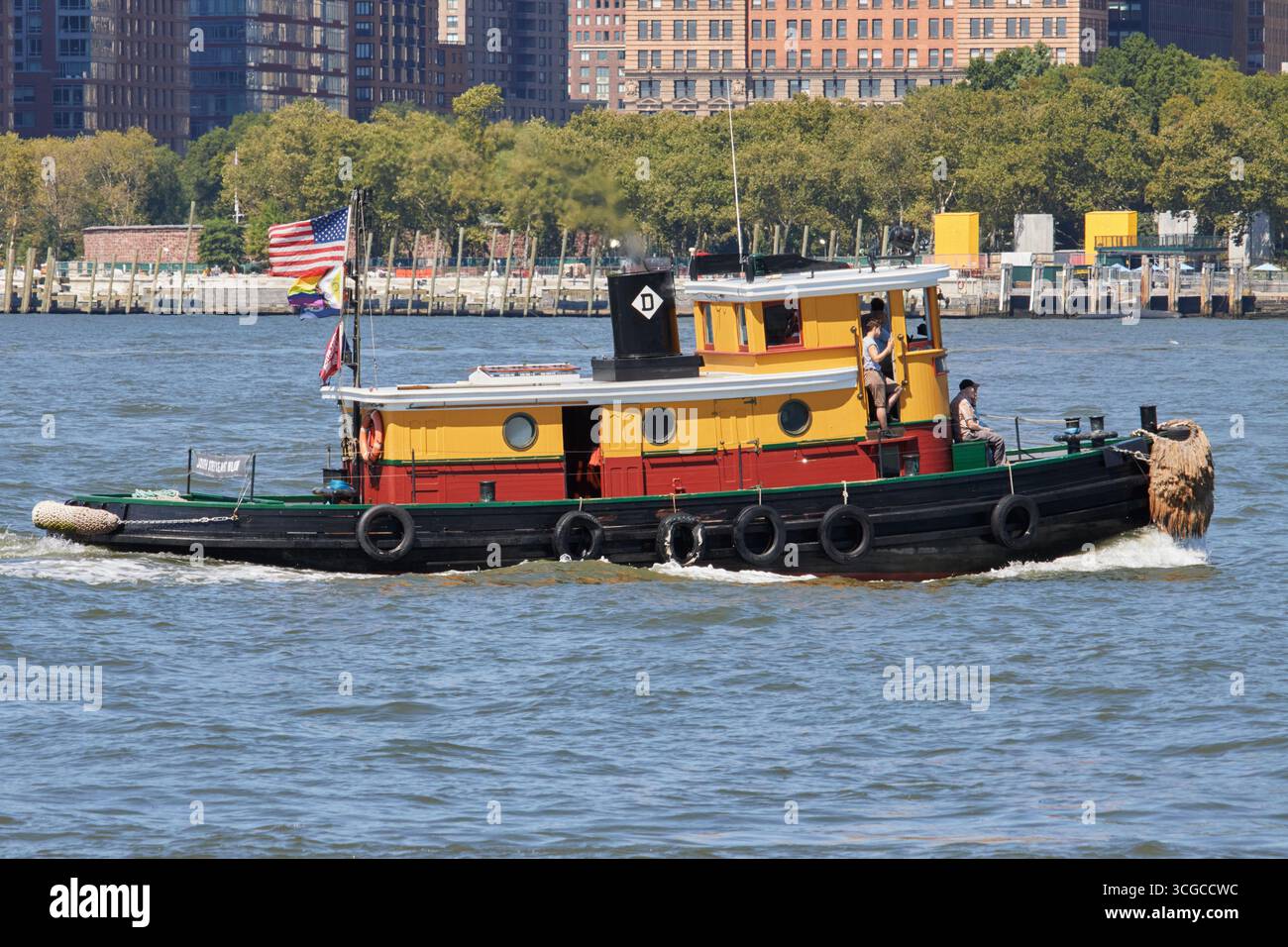 1930 Schlepper W.O. Decker auf einer Fahrt in der New York Bay, Upper New York Bay, als Teil des South Street Seaport Museum an einem sonnigen Sommertag Stockfoto