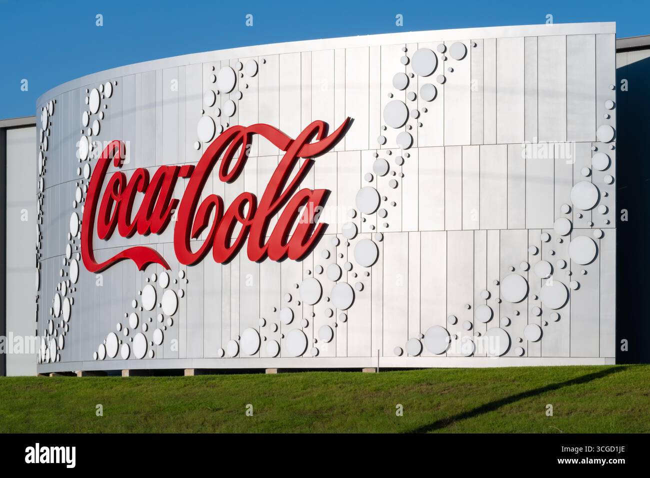 Coca-Cola Bottling Company, Gebäudebeschilderung entlang der Interstate 75 in Tifton, Georgia. (USA) Stockfoto