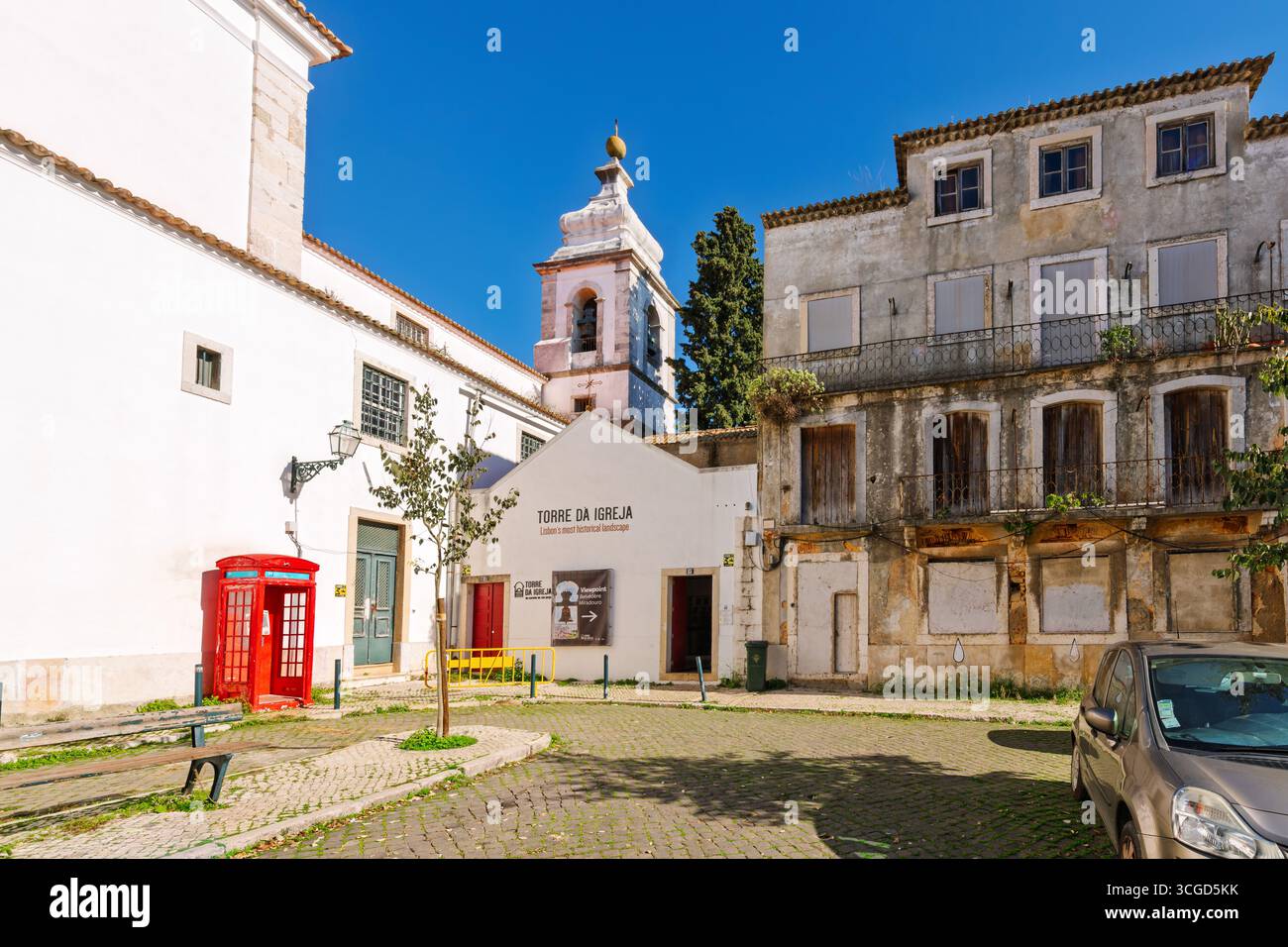 Der Eingang zum Torre da Igreja do Castelo São Jorge Turm, der höchste Turm der Altstadt von Lissabon mit einem Wahrzeichen auf die Stadt Lissabon, Portugal Stockfoto
