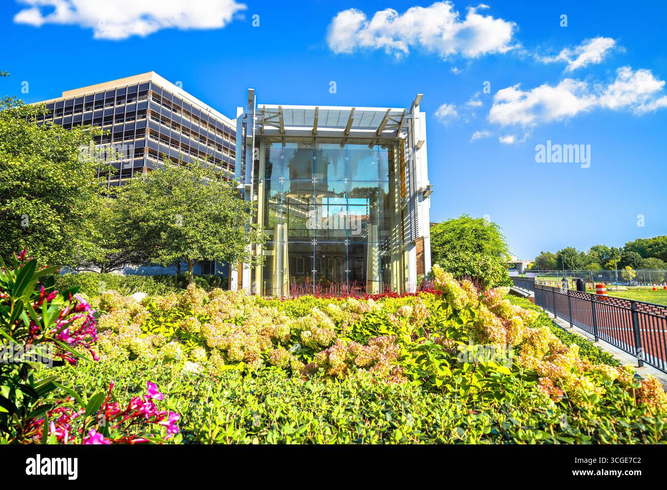 Philadelphia Independence Mall Wahrzeichen und Blick auf das Liberty Bell Museum, Independence Hall, Bundesstaat Pennsylvania, USA Stockfoto