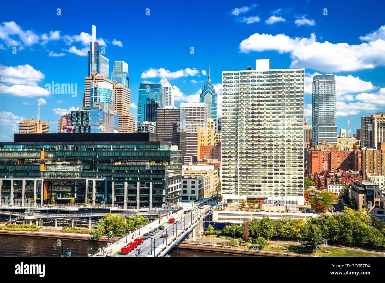 Blick auf die Skyline der Stadt Philadelphia vom CIRA Green Park, Bundesstaat Pennsylvania, USA Stockfoto