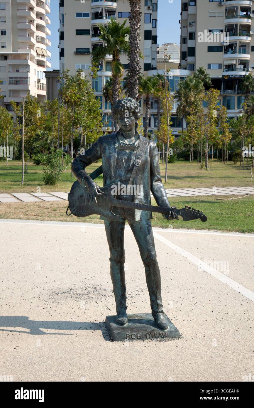 Durres, Albanien - 13. August 2025: Denkmal von Bob Dylan in Durres, Albanien Stockfoto