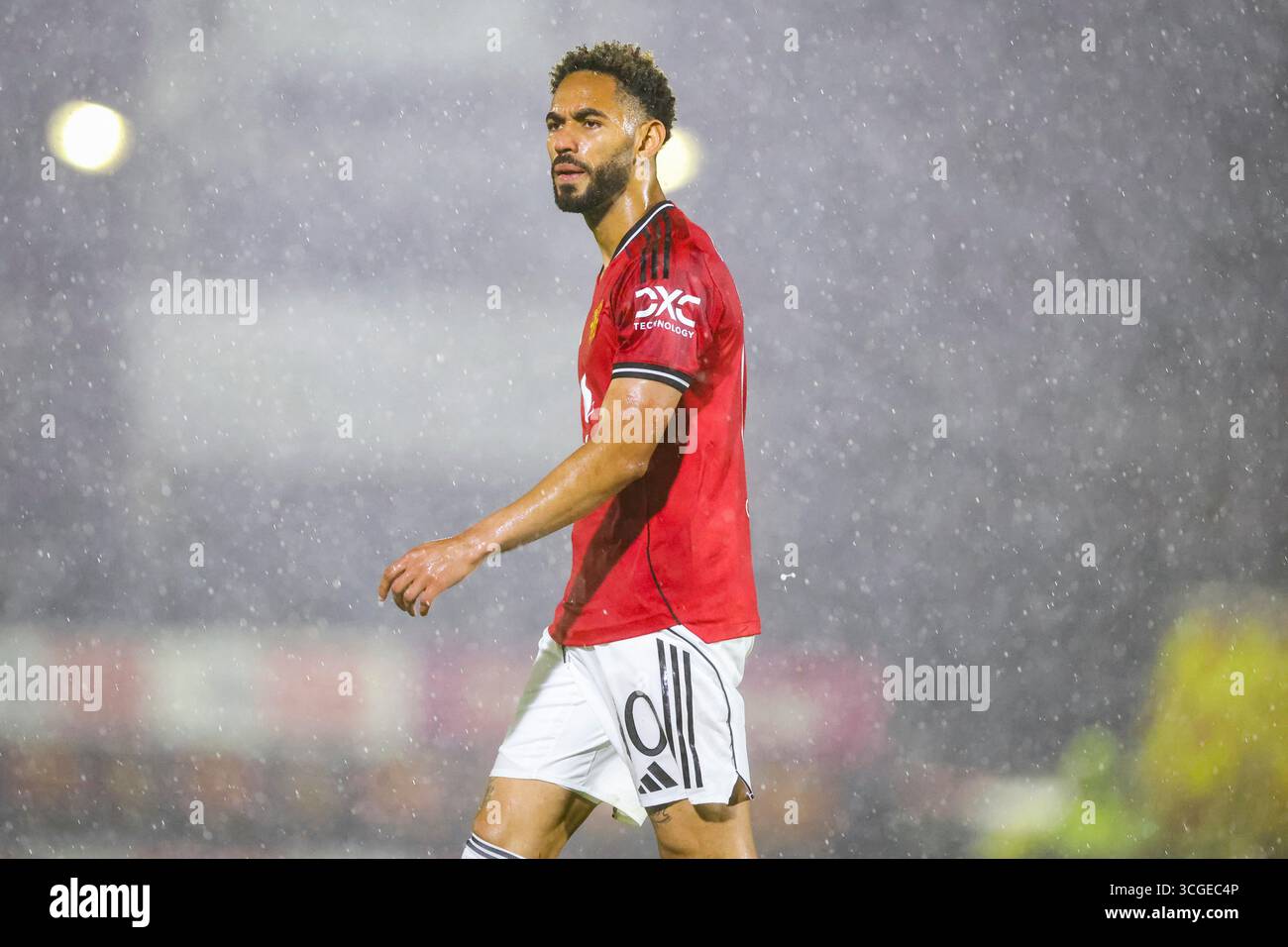 Cleethorpes, Großbritannien. August 2025. Manchester United Stürmer Matheus Cunha (10) während des Spiels Grimsby Town FC gegen Manchester United FC Carabao Cup 2. Runde im Blundell Park, Cleethorpes, England, Vereinigtes Königreich am 27. August 2025 Credit: Phil Duncan/Every Second Media Credit: Every Second Media/Alamy Live News Stockfoto