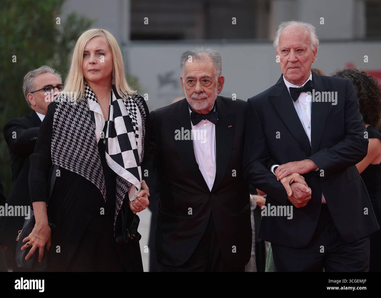 VENEDIG, ITALIEN - 27. AUGUST: Lena Herzog, Francis Ford Coppola und Werner Herzog nehmen während des 82. Venedig Filmfestivals auf dem roten Teppich „La Grazia“ Teil Stockfoto