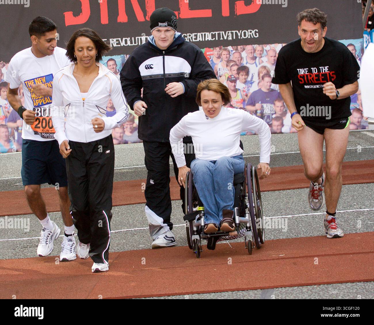 Amir Kahn, Dame Kelly Holmes, Ricky Hatton, Dame Tammy Grey Thompson und Tony Audenshaw beim BUPA Great Manchester Run am 20. Mai 2007 Stockfoto