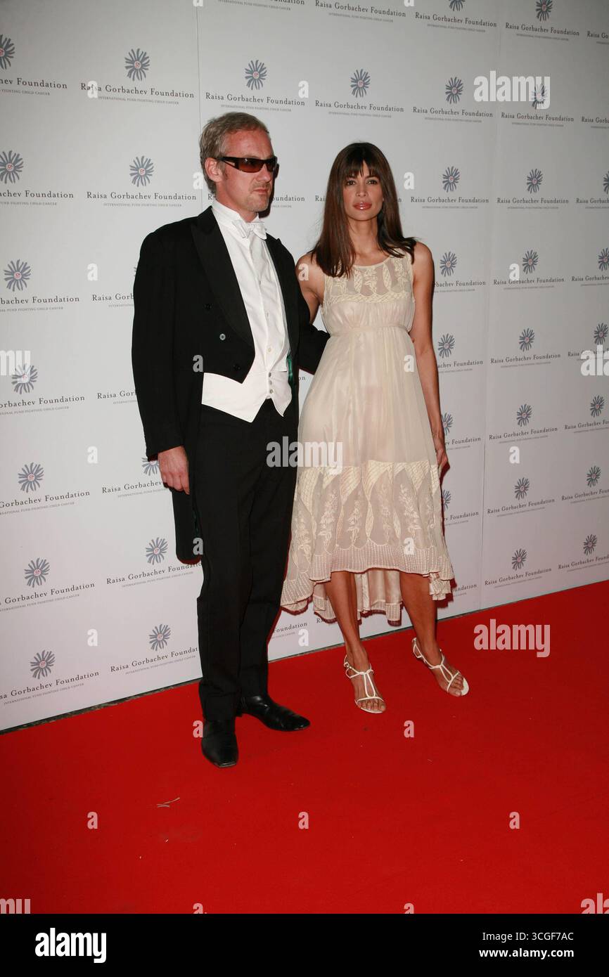 Lisa Barbuscia und Gast der Raisa Gorbatschev Foundation, 2. Jährliches Galadinner im Hampton Court Palace in Richmond upon Thames - 02. Juni 2007 Stockfoto