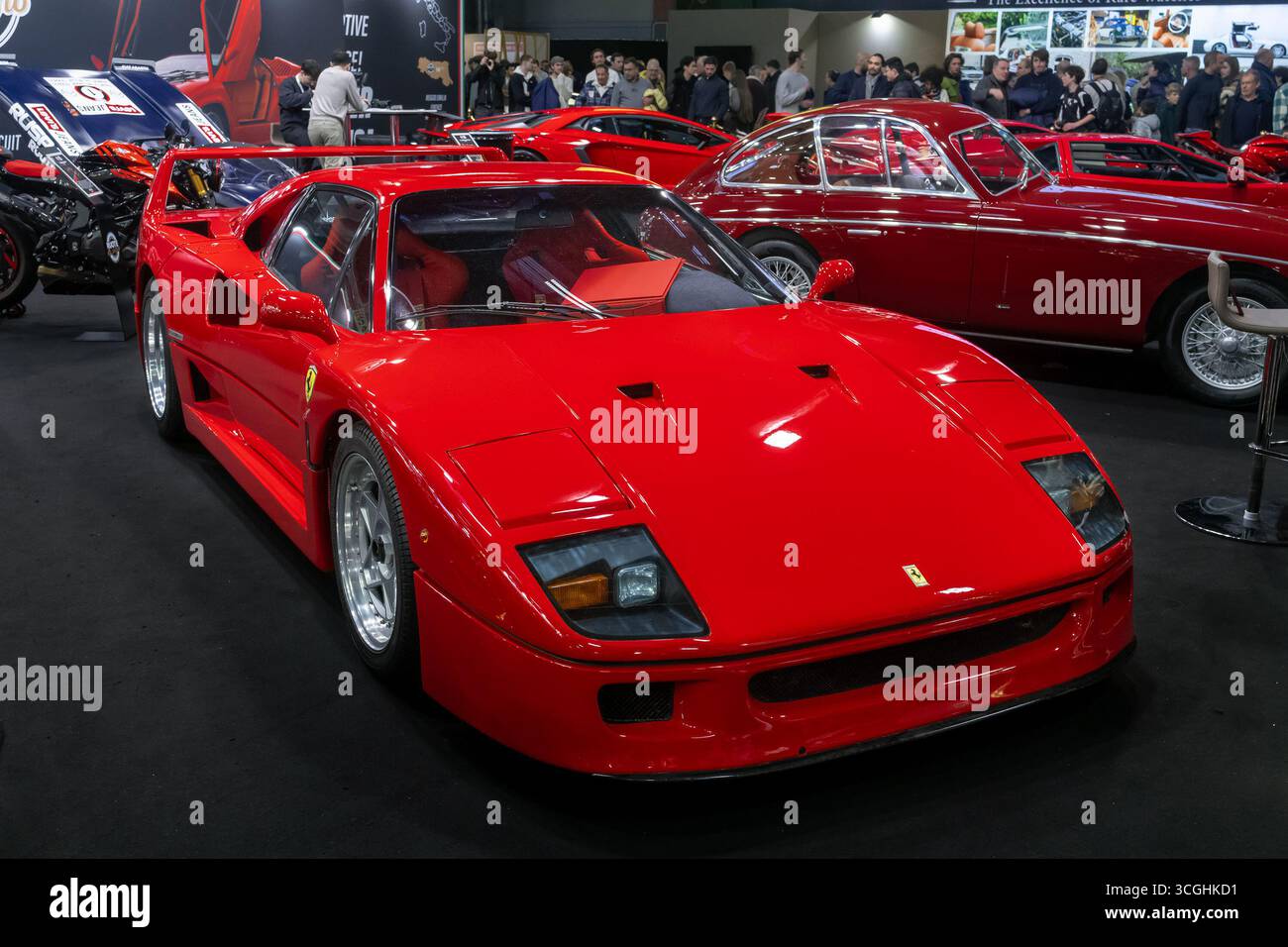 Ferrari f40 paris -Fotos und -Bildmaterial in hoher Auflösung – Alamy