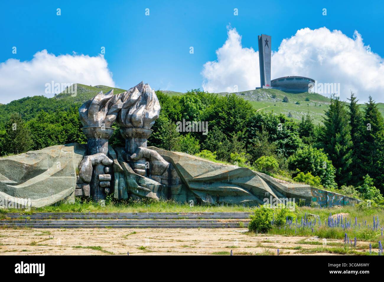 Eisenfaust und Buzludzha-Denkmäler in Bulgarien Stockfoto
