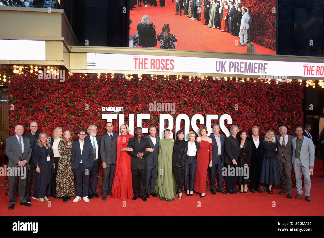 London, Vereinigtes Königreich, 28. August 2025. Letzte Gruppenfotos auf dem roten Teppich bei der britischen Premiere von „The Roses“. Cristina Massei/Alamy Live News Stockfoto