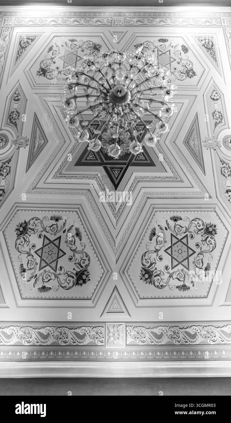 Kutaissi, Georgien – 15. Juni 2024: Die Synagoge in Kutaissi ist eine jüdische Gemeinde und Synagoge in der Boris Gaponov Straße in Kutaissi, Georgien. Stockfoto