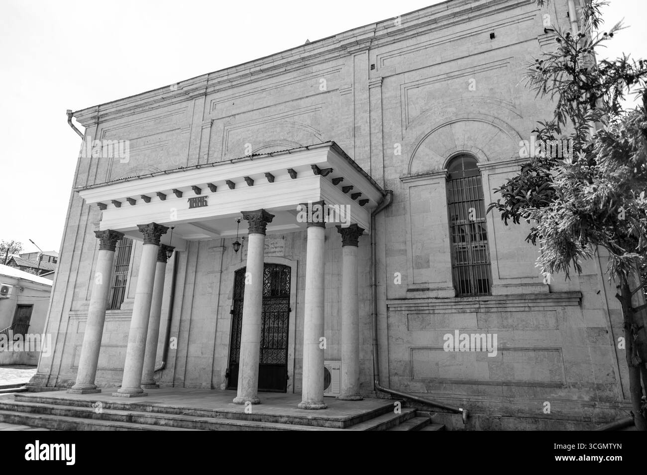 Kutaissi, Georgien – 15. Juni 2024: Die Synagoge in Kutaissi ist eine jüdische Gemeinde und Synagoge in der Boris Gaponov Straße in Kutaissi, Georgien. Stockfoto