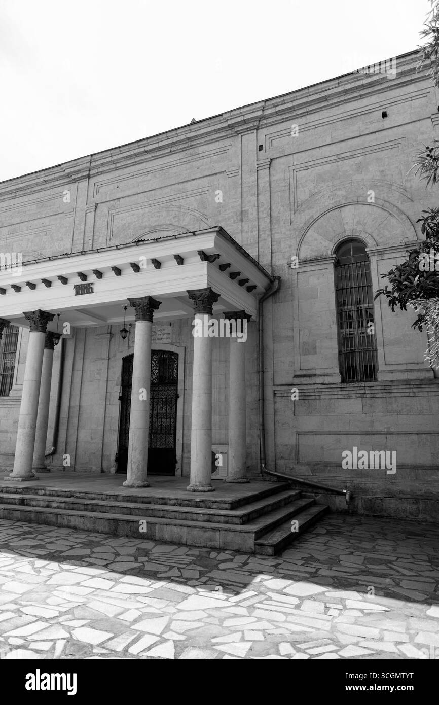 Kutaissi, Georgien – 15. Juni 2024: Die Synagoge in Kutaissi ist eine jüdische Gemeinde und Synagoge in der Boris Gaponov Straße in Kutaissi, Georgien. Stockfoto