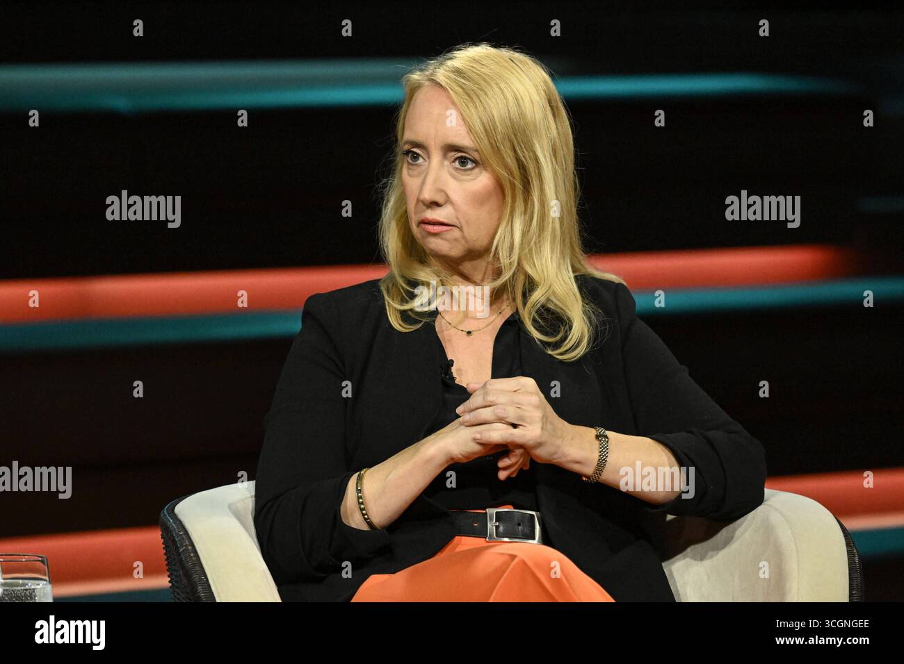 Melanie Amann Journalistin 08/25 ihre Melanie Amann am 27. August 2025 in Markus Lanz , ZDF Aufzeichnung vom 26. August 2025 TV Fernsehen Talkshow Talkshow Deutschland deutsch deutsche Frau Journalismus SPIEGEL Redakteurin Autorin Journalistin german female quer halb sitzend neutral zuhörend *** Melanie Amann Journalistin 08 25 ihre Melanie Amann am 27. August 2025 in Markus Lanz , ZDF Aufnahme vom 26. August 2025 TV-Talkshow Talkshow Deutschland german german german german german german german german german german german Journalism Journalism Journalism Journalism Journalist Journalist Journalist Journalist Journalist german female german female german Cross half sitting neutral Listening Stockfoto