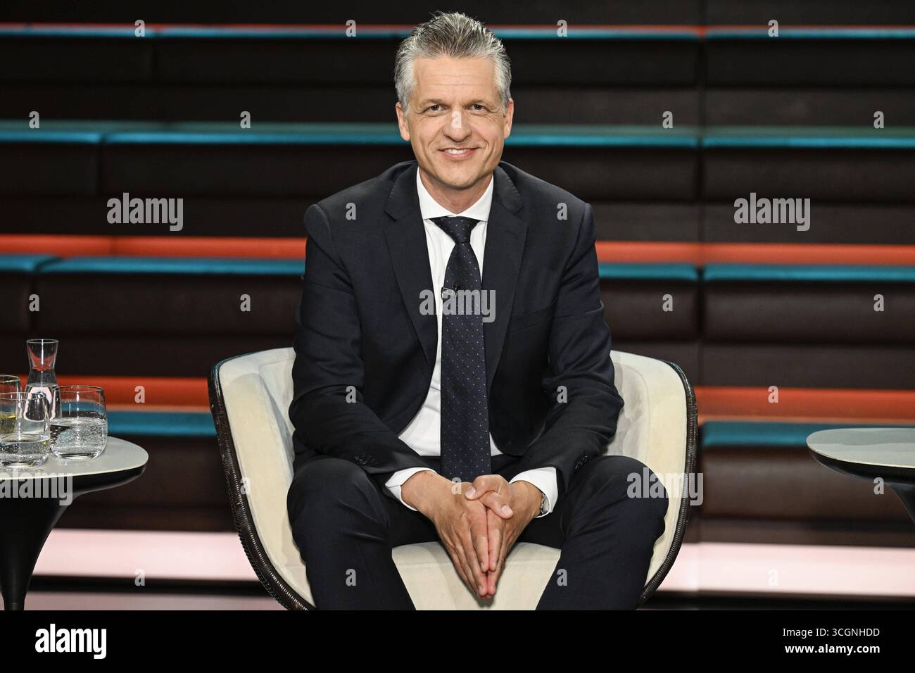 Thorsten frei Politiker 08/25 Ihr Thorsten frei am 28. August 2025 in Markus Lanz , ZDF Aufzeichnung vom 27. August 2025 TV Fernsehen Talkshow Talkshow Deutschland deutsch deutscher Mann Politik CDU Kanzleramtschef Kanzleramt deutscher Mann Politik CDU Kanzleramtschef Kanzleramt deutscher Politiker quer halb sitzend lächelnd *** Thorsten frei Politiker 08 25 ihr Thorsten frei am 28. August 2025 in Markus Lanz , ZDF Aufnahme vom 27. August 2025 TV-Talkshow Talkshow Deutschland deutscher Mann Politik CDU Chef des Bundeskanzleramtes Stockfoto