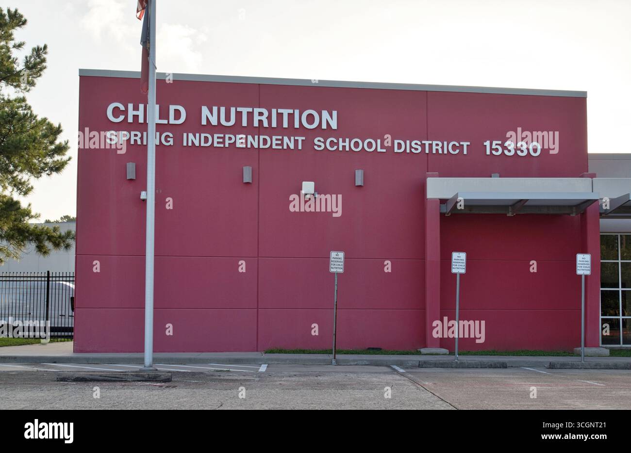 Houston, Texas, USA 06-22-2025: Kindernahrungs- und Schulungszentrum, Außenansicht des Business Stores. Stockfoto