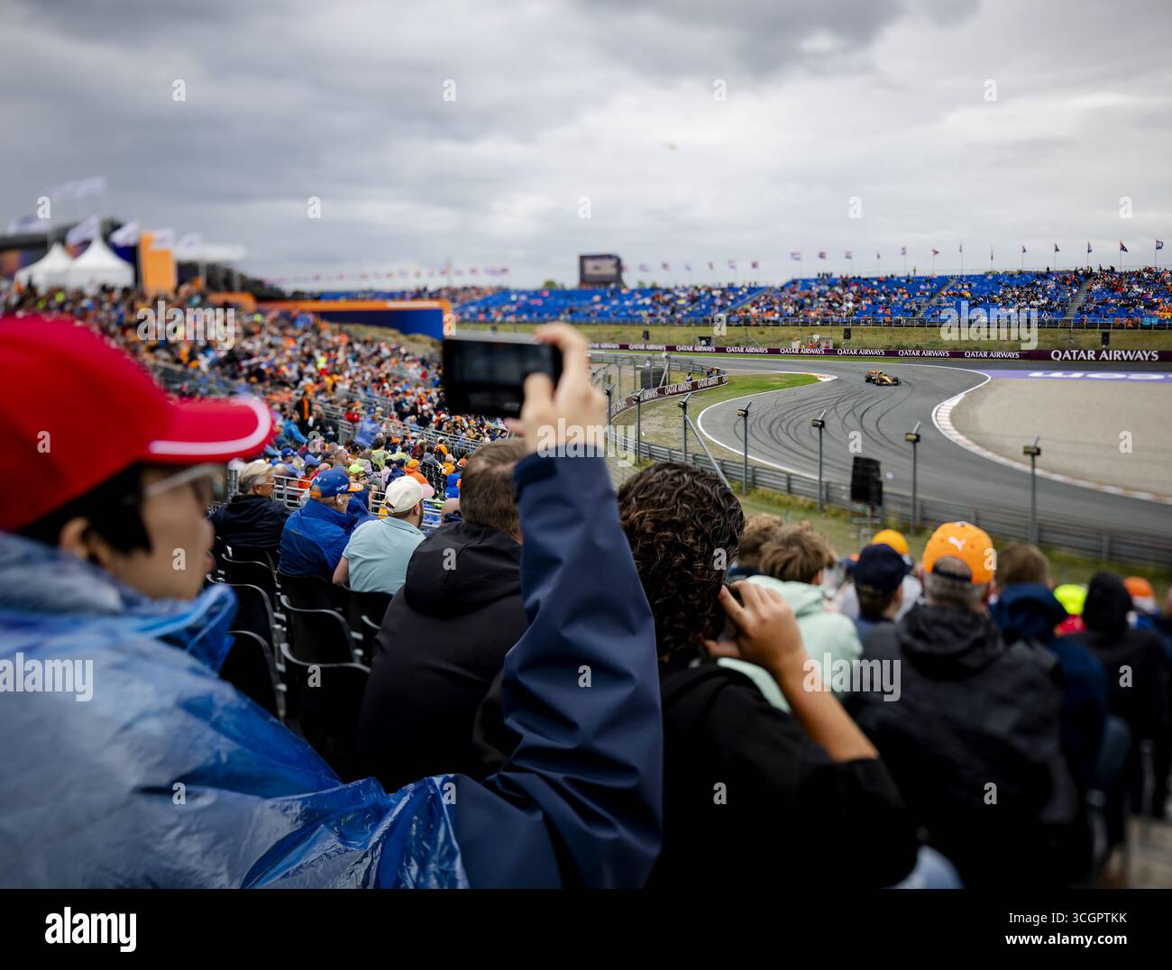 ZANDVOORT - Lando Norris (McLaren) während des zweiten freien Trainings vor dem Grand Prix der Niederlande auf dem Zandvoort Circuit. ANP REM VAN DER WAL **Foto mit Neige-/Verschiebeobjektiv** Stockfoto