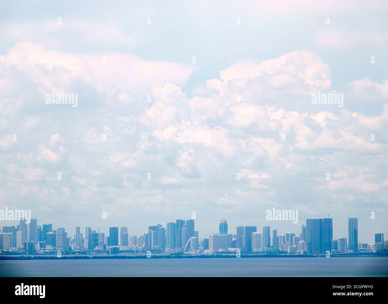 Miami Florida, Everglades Rauchfeuer, globale Erwärmung Klimawandel, Fernsicht Biscayne Bay Skyline, hohe Türme Wolkenkratzer Glasgebäude, c Stockfoto
