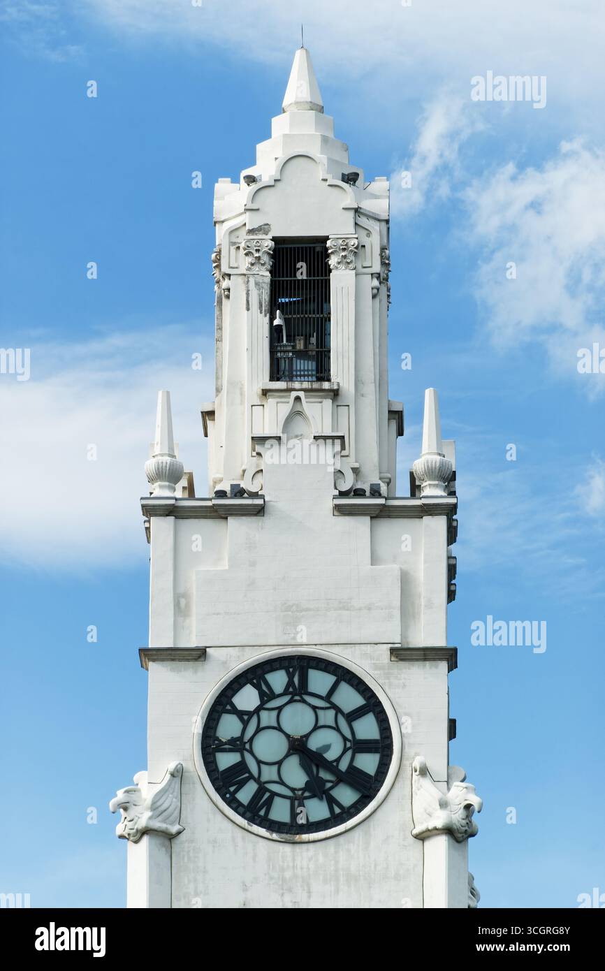 Montreal Clock Tower, die Sailor's Memorial Clock, befindet sich im alten Hafen von Montreal, Vieux Port de Montréal, Quebec, Kanada. Stockfoto