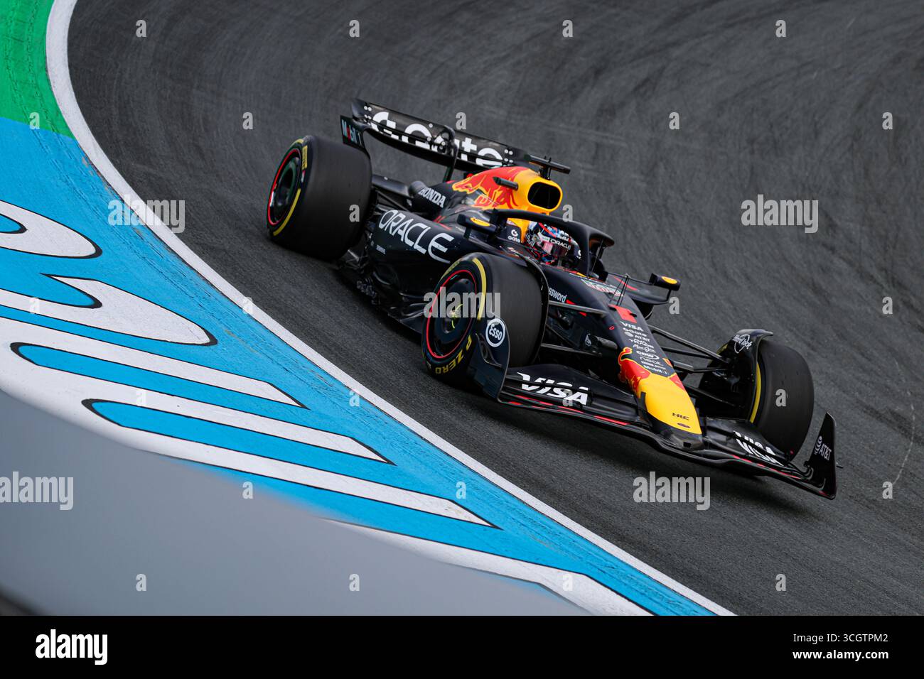 Zandvoort, Nederlands. August 2025. Max Verstappen (NED) - Oracle Red Bull Racing - Red Bull RB21 - Honda RBPT am Freitag, 2. Tag, Formel 1 Heineken Dutch Grand Prix 2025, Zandvoort, die Nederlands, vom 28. Bis 31. August - Runde 15 von 24 von 2025 F1 World Championship Credit: Alessio de Marco | Avens-Images.com/Alamy Live News Stockfoto