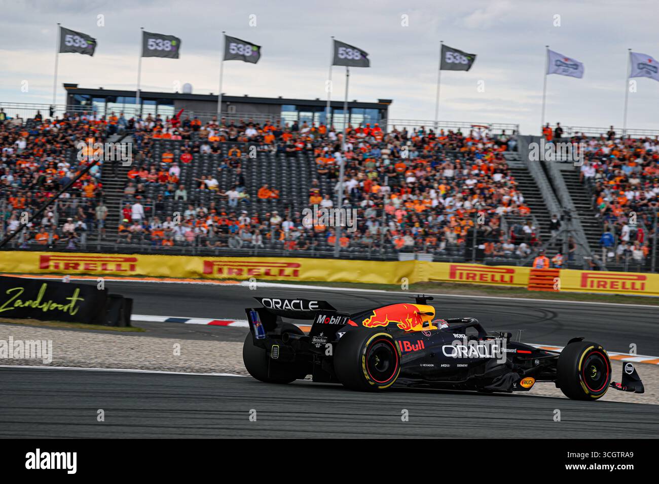 Zandvoort, Nederlands. August 2025. Max Verstappen (NED) - Oracle Red Bull Racing - Red Bull RB21 - Honda RBPT am Freitag, 2. Tag, Formel 1 Heineken Dutch Grand Prix 2025, Zandvoort, die Nederlands, vom 28. Bis 31. August - Runde 15 von 24 von 2025 F1 World Championship Credit: Alessio de Marco | Avens-Images.com/Alamy Live News Stockfoto