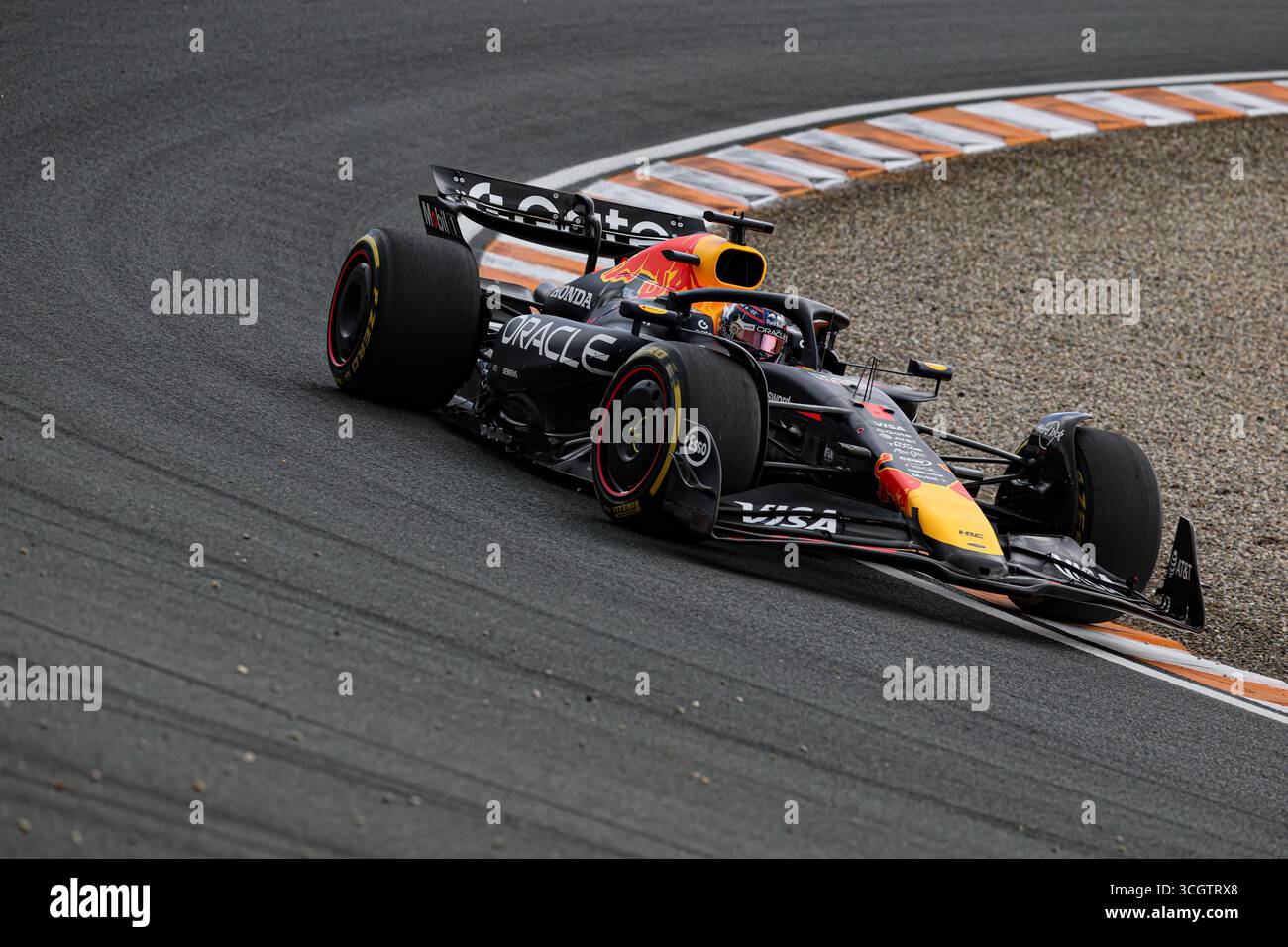 Zandvoort, Nederlands. August 2025. Max Verstappen (NED) - Oracle Red Bull Racing - Red Bull RB21 - Honda RBPT am Freitag, 2. Tag, Formel 1 Heineken Dutch Grand Prix 2025, Zandvoort, die Nederlands, vom 28. Bis 31. August - Runde 15 von 24 von 2025 F1 World Championship Credit: Alessio de Marco | Avens-Images.com/Alamy Live News Stockfoto
