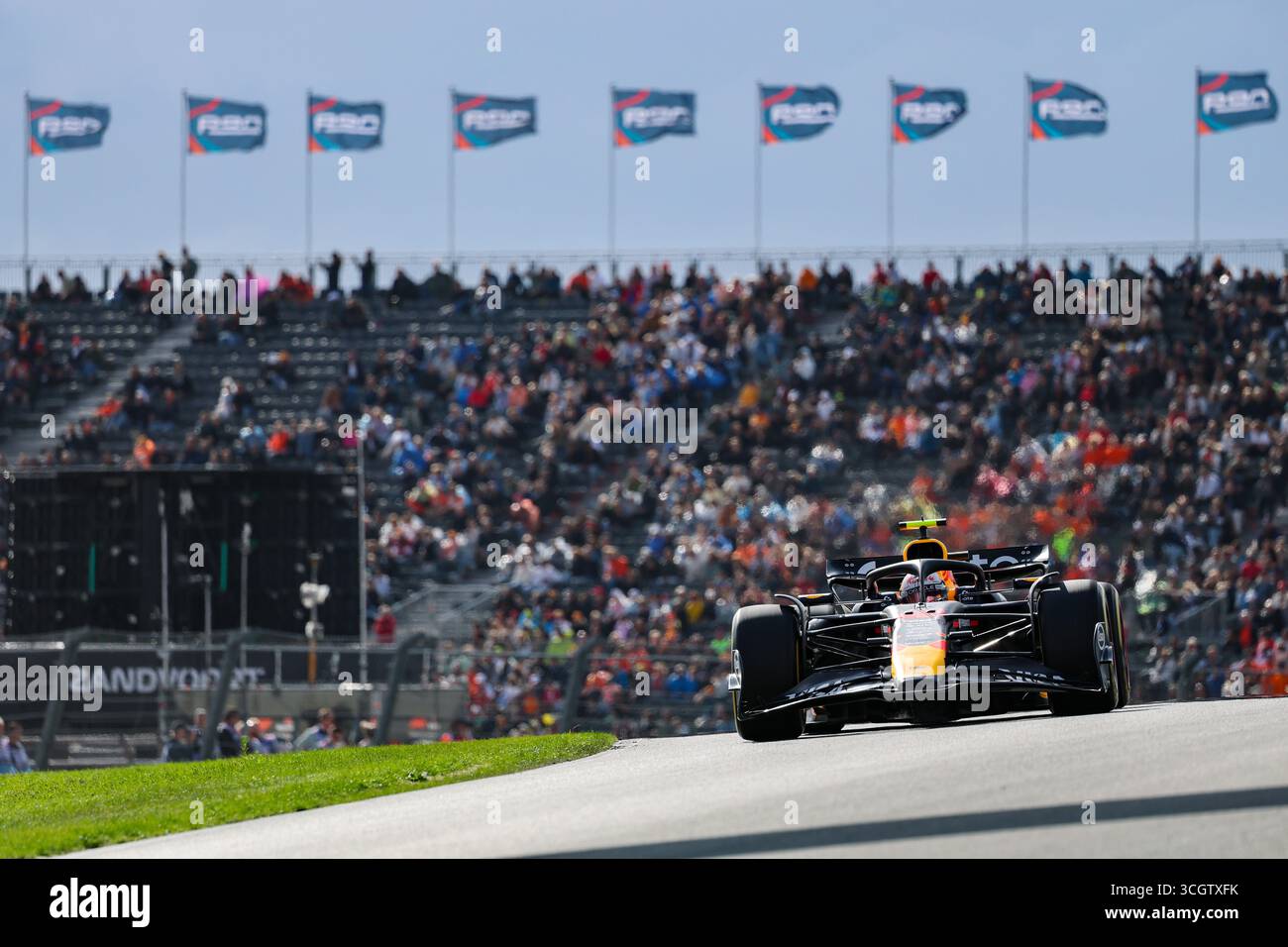 Zandvoort, Nederlands. August 2025. Yuki Tsunoda (JPN) - Oracle Red Bull Racing - Red Bull RB21 - Honda RBPT am Freitag, 2. Tag, Formel 1 Heineken Dutch Grand Prix 2025, Zandvoort, die Nederlands, vom 28. Bis 31. August - Runde 15 von 24 von 2025 F1 World Championship Credit: Alessio de Marco | Avens-Images.com/Alamy Live News Stockfoto