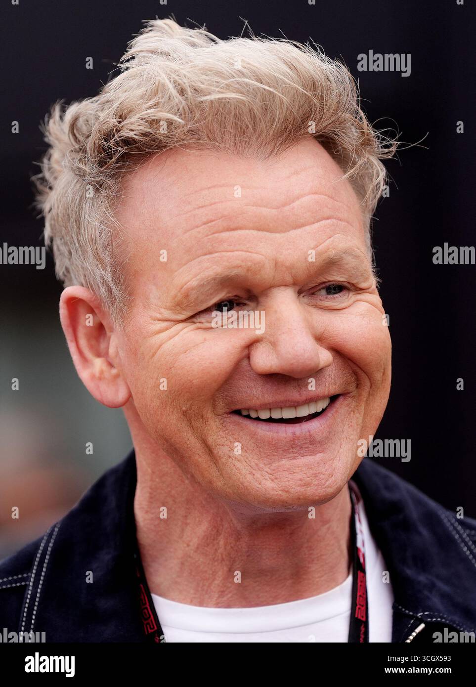 Dateifoto vom 07/25 von Gordon Ramsay vor dem Grand Prix von Großbritannien auf dem Silverstone Circuit in Northamptonshire. Fernsehkoch Gordon Ramsay sagte, er habe sich einer Behandlung unterzogen, um Hautkrebs zu entfernen, und dankte „unglaublichen“ Gesundheitspersonal für ihre Bemühungen. Ramsay, 58, sagte, er hätte Basalzellkarzinom, eine nicht melanome Form von Hautkrebs, entfernt, in einem Post auf Instagram. Ausgabedatum: Samstag, 30. August 2025. Stockfoto