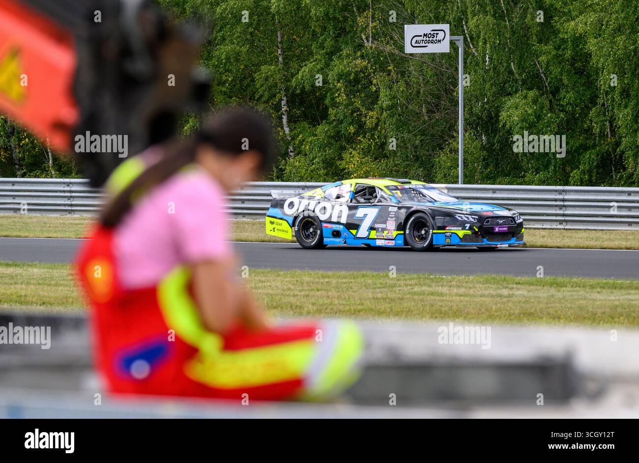Most, Tschechische Republik. 30. August 2025. Das EuroNASCAR Pro-Rennen der NASCAR Euro Series fand am 30. August 2025 in der Tschechischen Republik statt. Martin Doubek aus der Tschechischen Republik vom Hendriks Motorsport Team. Quelle: Ondrej Hajek/CTK Photo/Alamy Live News Stockfoto
