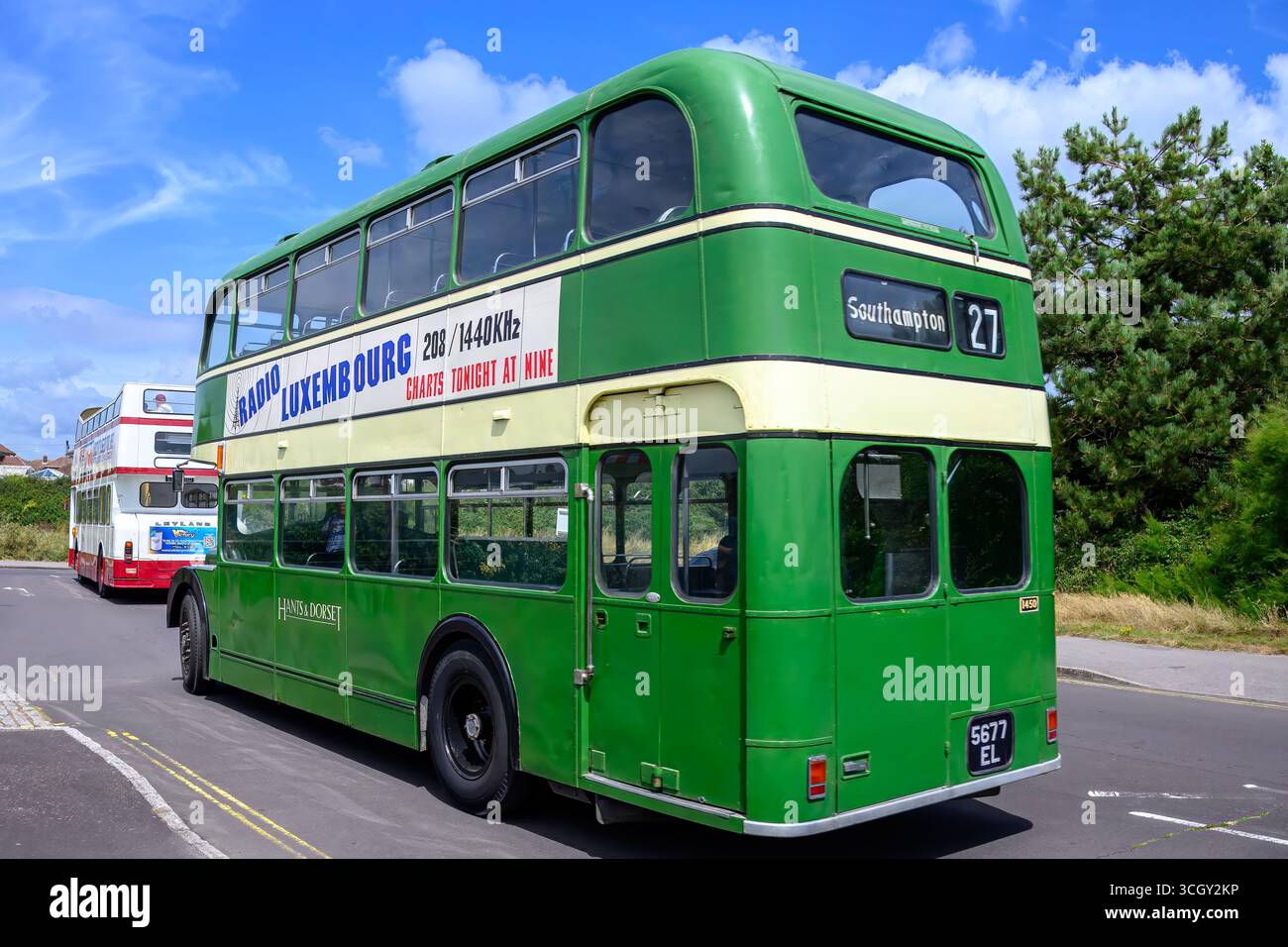 Gosport England - 4. August 2024: Die Provinzgesellschaft stokes Bay Bus Rallye Hants and Dorset 1430 5677 EL 1961 Bristol RS Stockfoto