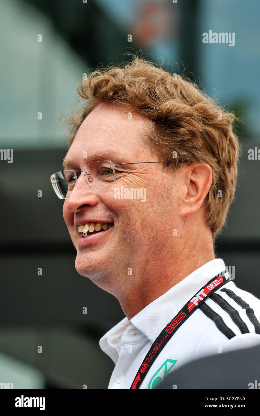 Zandvoort, Niederlande. 30. August 2025. Ola Kallenius (SWE) Daimler Vorstandsvorsitzender und Leiter Mercedes-Benz 30.08.2025. Formel-1-Weltmeisterschaft, Rd 15, Grand Prix Der Niederlande, Zandvoort, Niederlande, Qualifizierender Tag. Quelle: James Moy/Alamy Live News Stockfoto