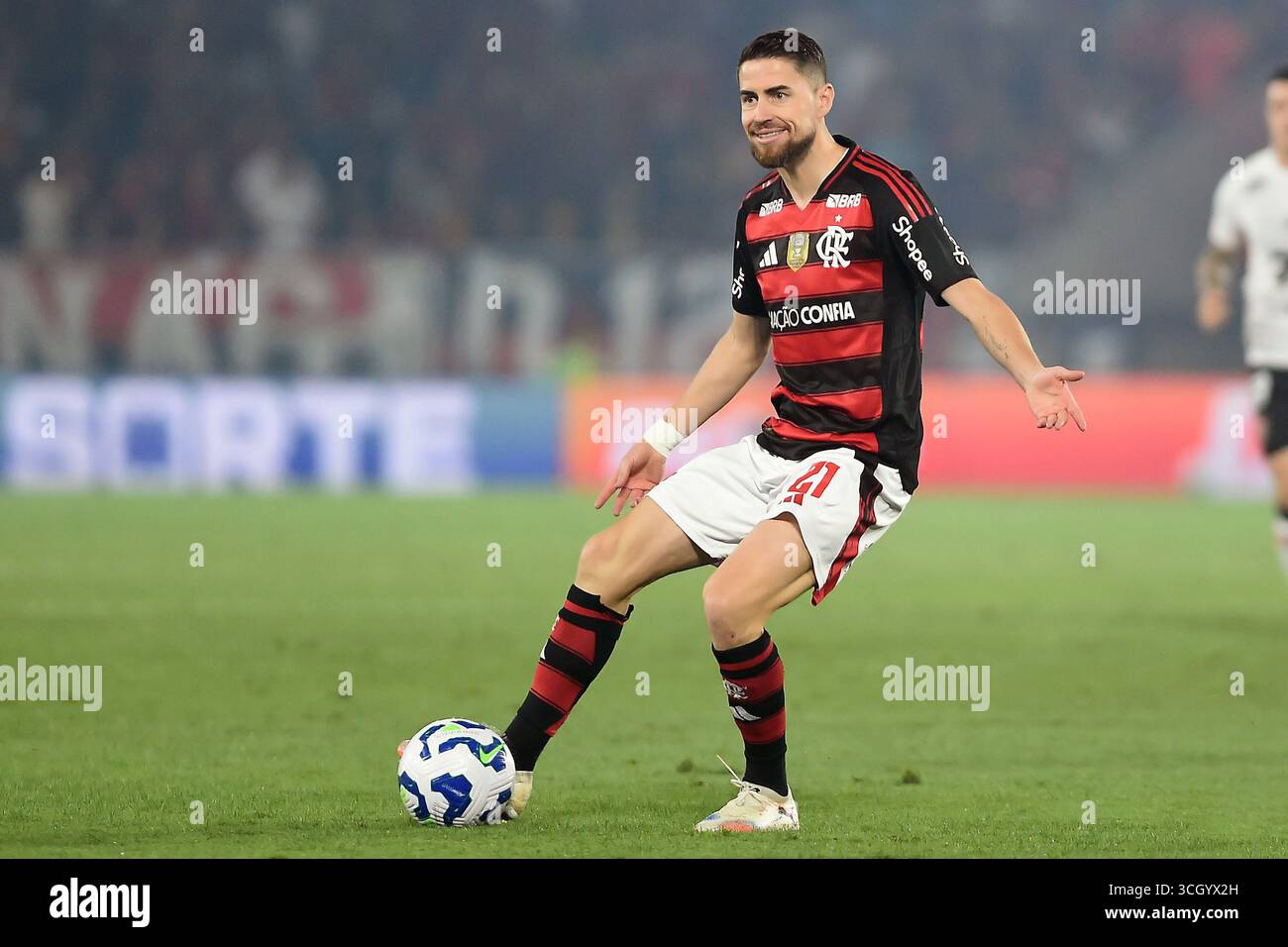 Rio de Janeiro, Brasilien, 25. August 2025. Fußballspiel der Teams Flamengo gegen Vitória für die brasilianische Meisterschaft im Stadion Maracanã Stockfoto
