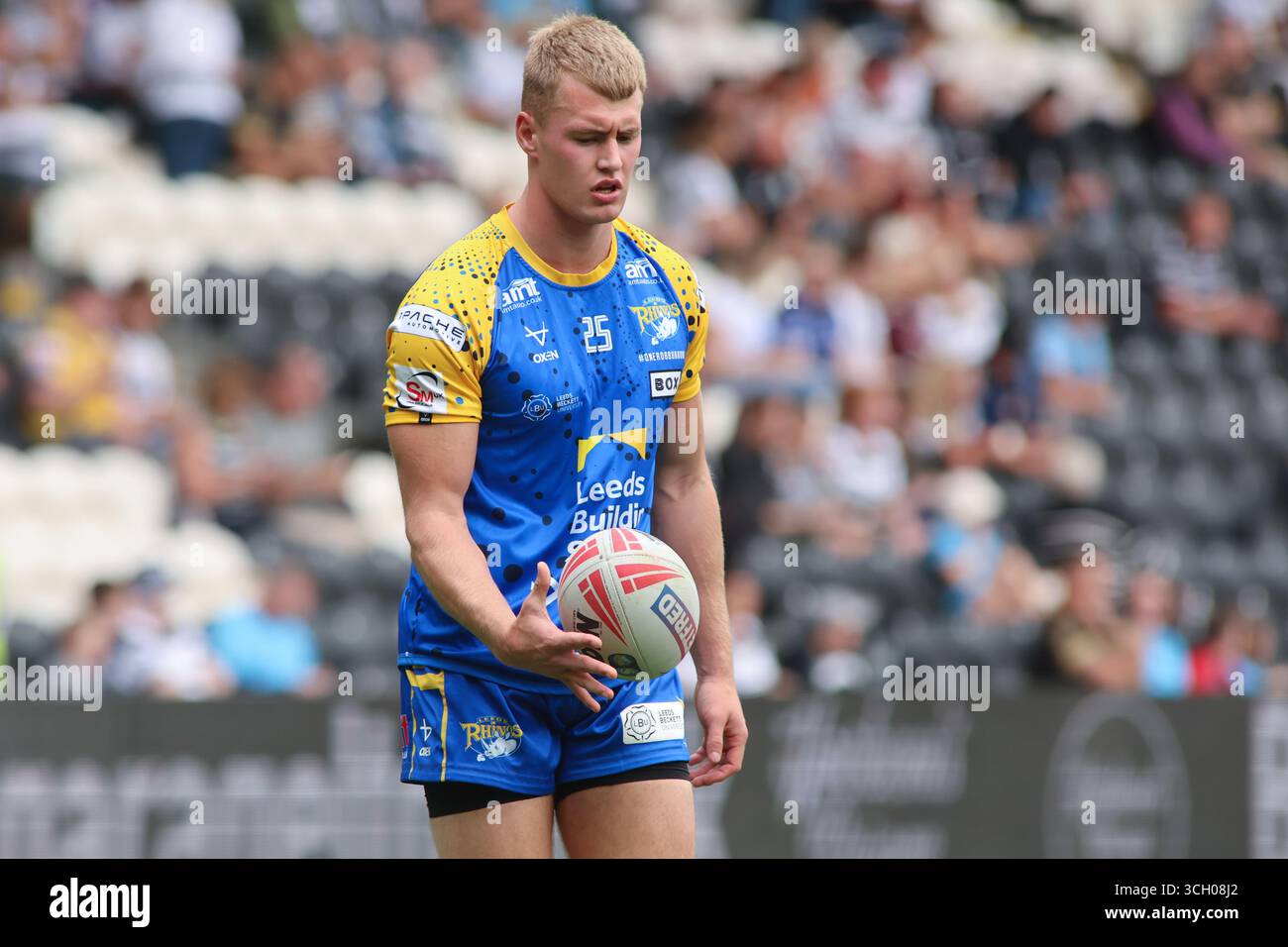Rumpf, Großbritannien. 30. August 2025. MKM Stadium, West Park, Hull, East Yorkshire, 30. August 2025. Betfred Super League Hull FC gegen Leeds Rhinos Max Simpson von Leeds Rhinos Credit: Touchlinepics/Alamy Live News Stockfoto