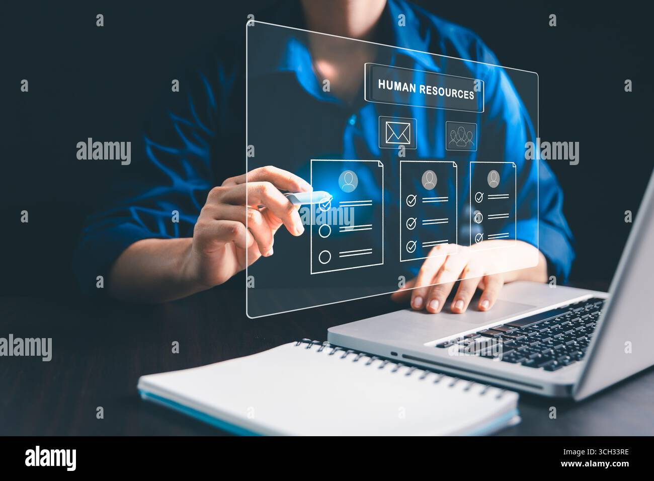 Die digitale Rekrutierung optimiert die Kandidatenauswahl und unterstützt das Personalmanagement bei der Integration von Mitarbeiterbewertung, Gehaltsabrechnung, KPI-Verfolgung und Systemverwaltung Stockfoto
