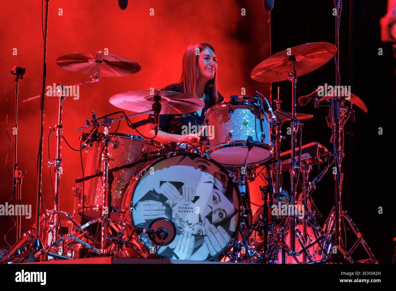 Audrey Tait von Franz Ferdinand live bei einem Konzert der European Tour 2025 im Auditorium Parco della Musica. Rom, 30.08.2025 *** Audrey Tait von Franz Ferdinand live bei einem Konzert der European Tour 2025 im Auditorium Parco della Musica Rome, 30 08 2025 Foto:XE.xVertollix/xFuturexImagex ferdinand 5806 Stockfoto