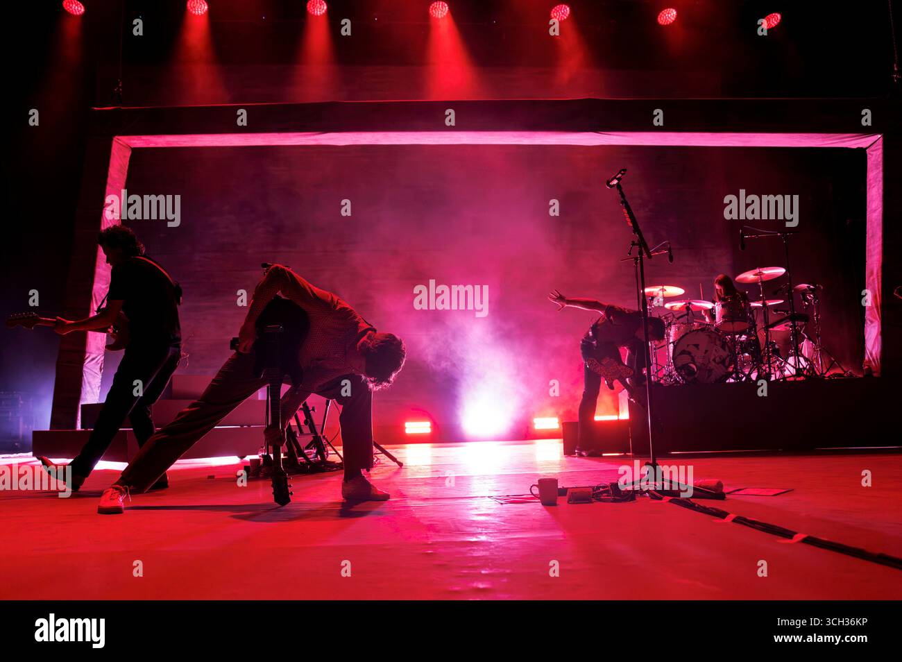 Dino Bardot, Julian Corrie, Alex Kapranos und Audrey Tait von Franz Ferdinand live bei einem Konzert der European Tour 2025 im Auditorium Parco della Musica. Rom, 30.08.2025 Stockfoto