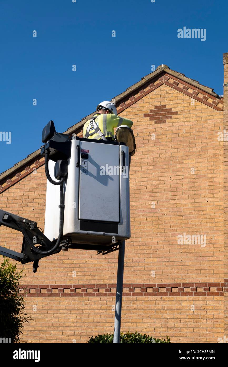 Lincoln Straßenlaterne-Ingenieur, der an defektem Licht arbeitet, Cherry Willingham, Lincolnshire, England, Großbritannien Stockfoto