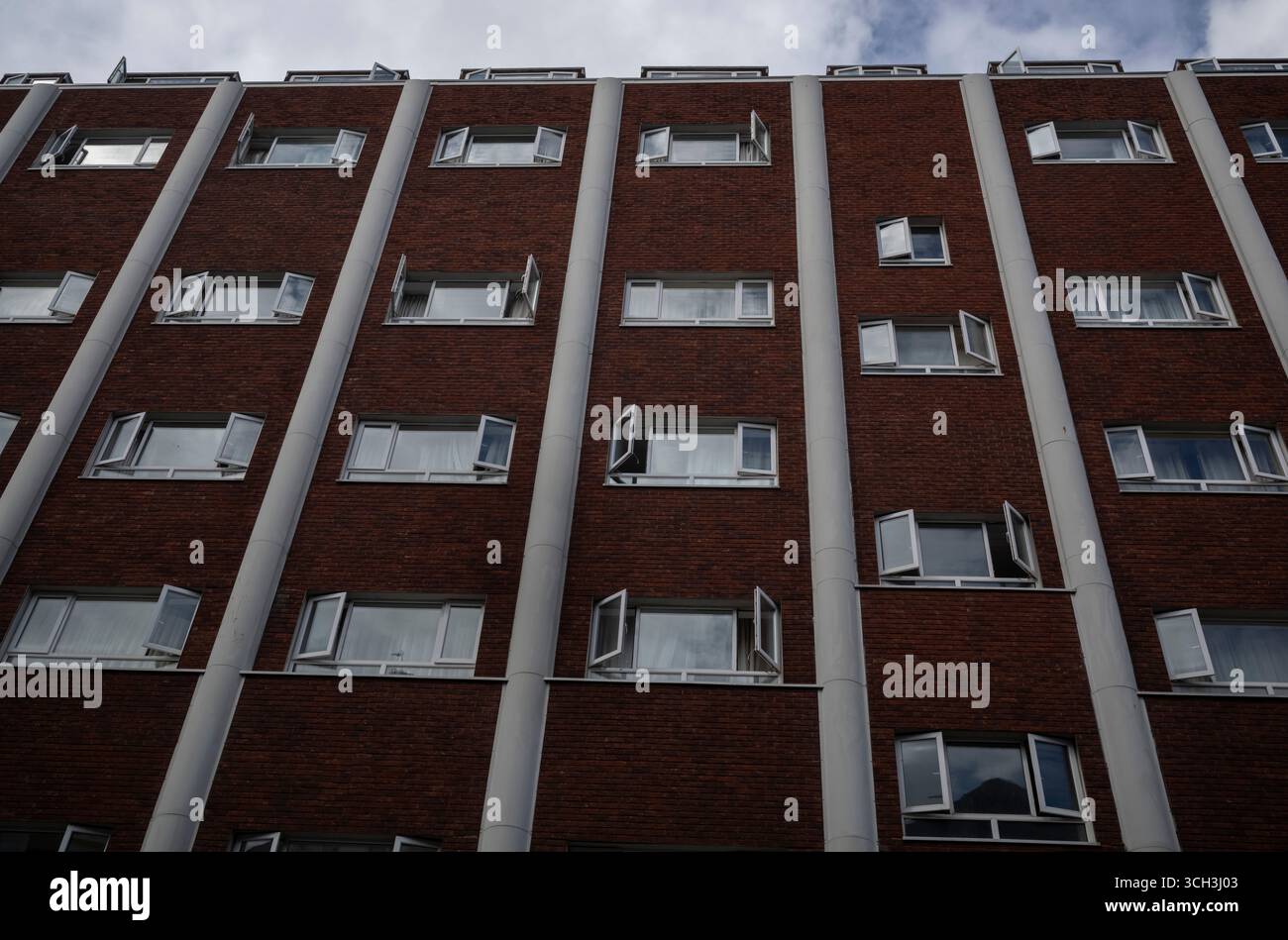 Thistle City Barbican Hotel in London, das von der britischen Regierung zur Unterbringung von Einwanderern genutzt wird, die auf Asylentscheidungen warten, Islington, London, England, Großbritannien Stockfoto