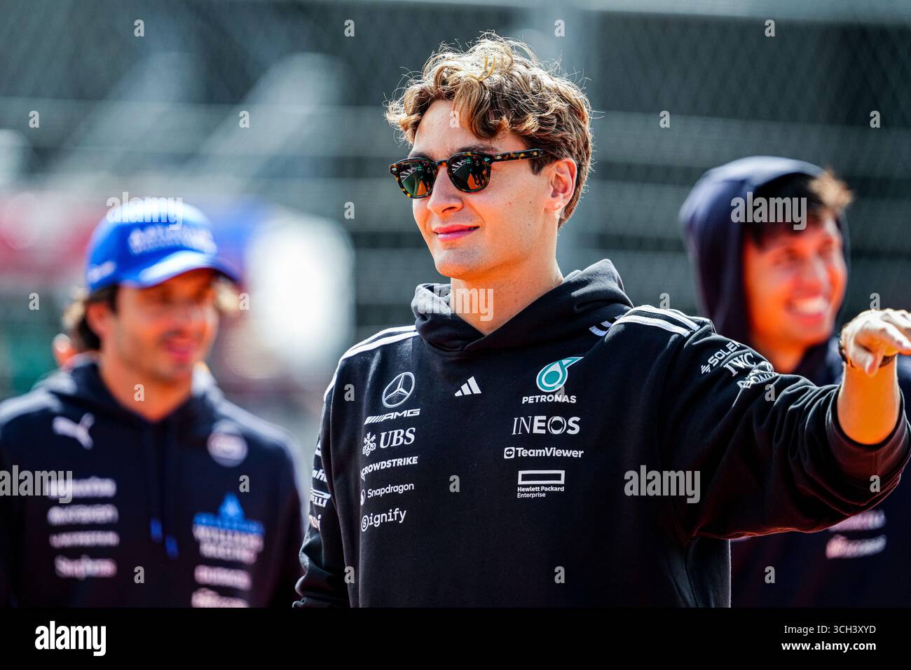 Zandvoort, Niederlande. 31. August 2025. ZANDVOORT, NIEDERLANDE - AUGUST 31: George Russel von Mercedes bei der Grand Prix Drivers Parade während F1 - Heineken Dutch GP am 31. August 2025 in Zandvoort, Niederlande. (Foto von Andre Weening/Orange Pictures) Credit: Orange Pics BV/Alamy Live News Stockfoto