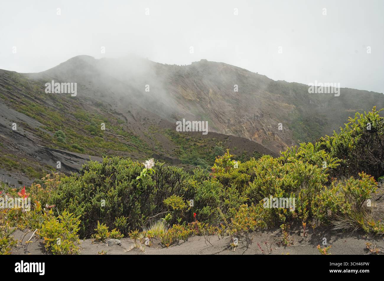 Krater des Vulkans Irazu in Costa Rica Stockfoto