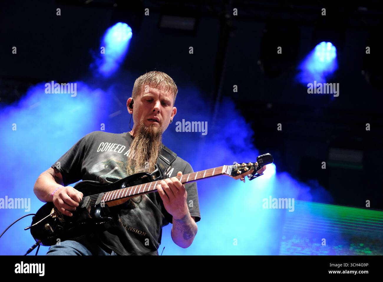 Jedburgh, Großbritannien. 31. August 2025. Am zweiten Tag des EdgeFest 2025 in Lilliardsedge bei Jedburgh tritt das Western End am 30. August 2025 auf. EdgeFest 2025, Musikfestival. Ein wachsendes Musikfestival in den schottischen Grenzen, das jetzt im dritten Jahr in Lilliardsedge in der Nähe von Jedburgh stattfindet. Musik und Unterhaltung für die ganze Familie, unter dem großen Dach. (Quelle: Rob Gray/Alamy Live News Stockfoto