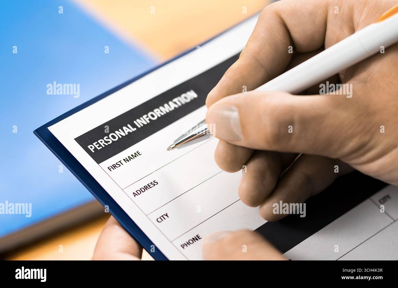 Persönliche Daten in der Umfrage. Registrierungsformular. Mitarbeiterfragebogen oder Psychologietest bei der Rekrutierung. Leasing- oder Studiendarlehensbeleg. Stockfoto