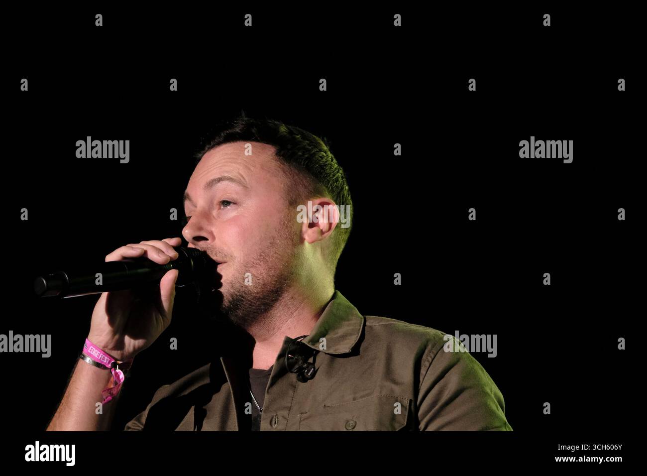 Jedburgh, Großbritannien. 31. August 2025. Nathan Carter trat am 30. August auf der Bühne des EdgeFest 2025 in Lilliardsedge nahe Jedburgh auf 2025. EdgeFest 2025, Musikfestival. Ein wachsendes Musikfestival in den schottischen Grenzen, das jetzt im dritten Jahr in Lilliardsedge in der Nähe von Jedburgh stattfindet. Musik und Unterhaltung für die ganze Familie, unter dem großen Dach. (Quelle: Rob Gray/Alamy Live News Stockfoto