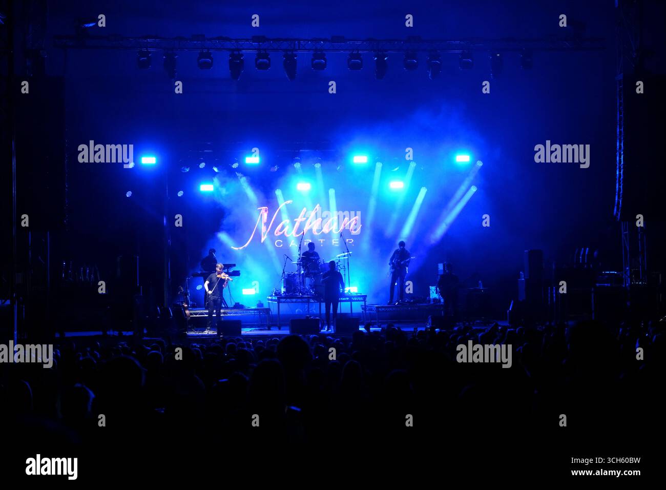 Jedburgh, Großbritannien. 31. August 2025. Nathan Carter trat am 30. August auf der Bühne des EdgeFest 2025 in Lilliardsedge nahe Jedburgh auf 2025. EdgeFest 2025, Musikfestival. Ein wachsendes Musikfestival in den schottischen Grenzen, das jetzt im dritten Jahr in Lilliardsedge in der Nähe von Jedburgh stattfindet. Musik und Unterhaltung für die ganze Familie, unter dem großen Dach. (Quelle: Rob Gray/Alamy Live News Stockfoto