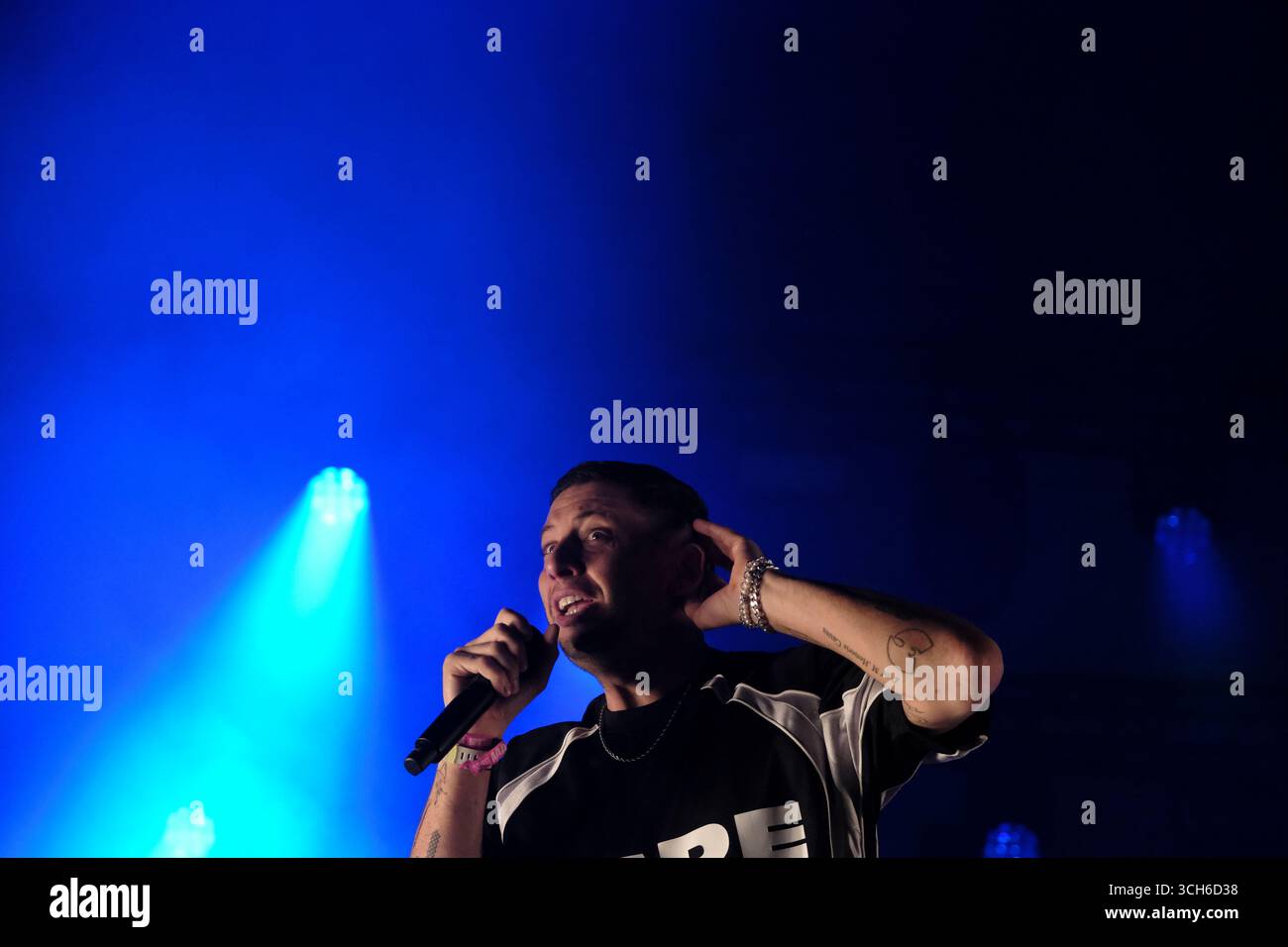 Jedburgh, Großbritannien. 31. August 2025. Beispiel tritt am zweiten Tag des EdgeFest 2025 in Lilliardsedge bei Jedburgh am 30. August 2025 auf. EdgeFest 2025, Musikfestival. Ein wachsendes Musikfestival in den schottischen Grenzen, das jetzt im dritten Jahr in Lilliardsedge in der Nähe von Jedburgh stattfindet. Musik und Unterhaltung für die ganze Familie, unter dem großen Dach. (Quelle: Rob Gray/Alamy Live News Stockfoto