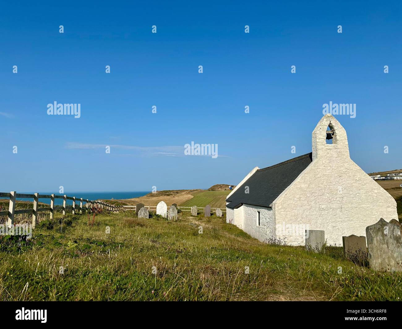 Kirche des Heiligen Kreuzes Mwnt Ceredigion Südwales - Smartphone-aufgenommenes Stockfoto