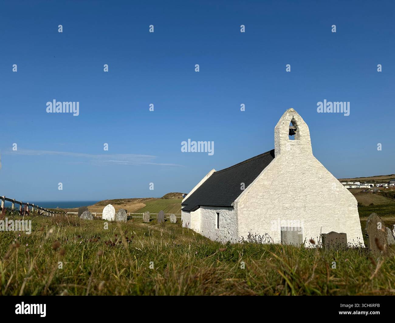 Kirche des Heiligen Kreuzes Mwnt Ceredigion Südwales - Smartphone-aufgenommenes Stockfoto