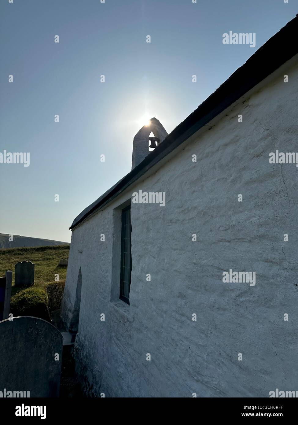 Kirche des Heiligen Kreuzes Mwnt Ceredigion Südwales - Smartphone-aufgenommenes Stockfoto