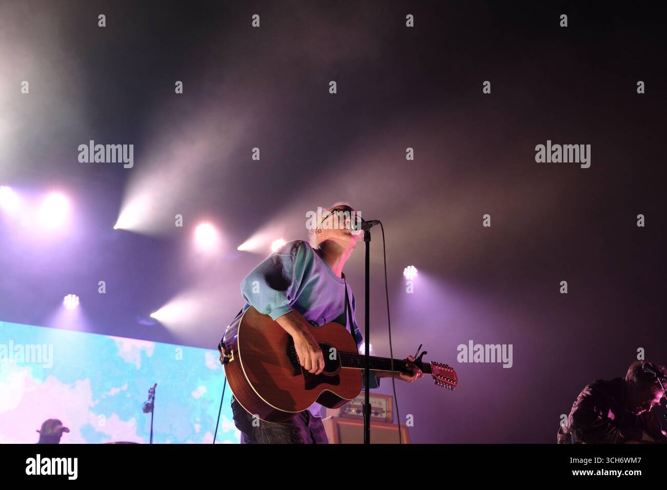 Jedburgh, Großbritannien. 31. August 2025. Travis trat am 30. August 2025 am zweiten Bühnenschlusstag des EdgeFest 2025 in Lilliardsedge nahe Jedburgh auf. EdgeFest 2025, Musikfestival. Ein wachsendes Musikfestival in den schottischen Grenzen, das jetzt im dritten Jahr in Lilliardsedge in der Nähe von Jedburgh stattfindet. Musik und Unterhaltung für die ganze Familie, unter dem großen Dach. (Quelle: Rob Gray/Alamy Live News Stockfoto